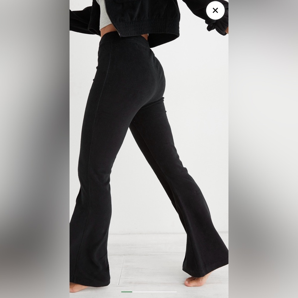 AERIE GROOVE-ON RIB VELOUR
FLARE PANT-TRUE BLACK